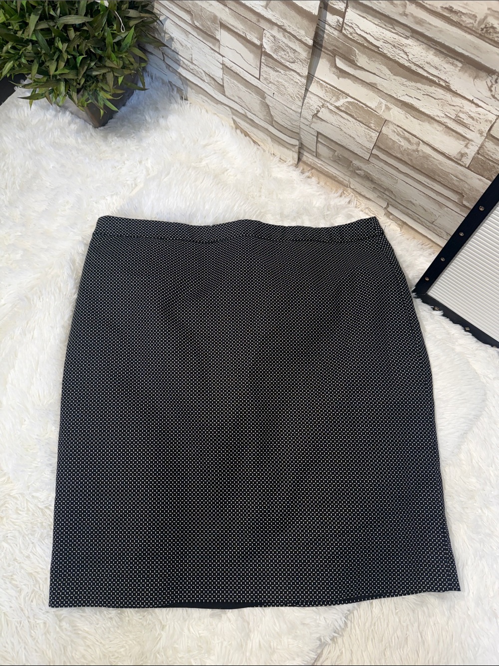 Liz Claiborne Career Black and White Microdot Pencil Skirt